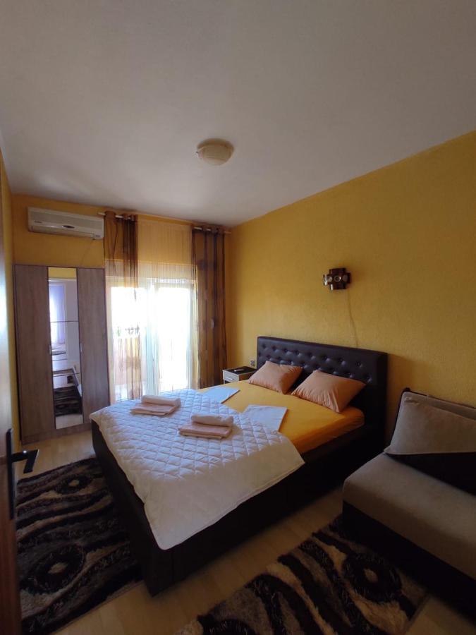 Apartmani Andrijana ウルツィニ エクステリア 写真