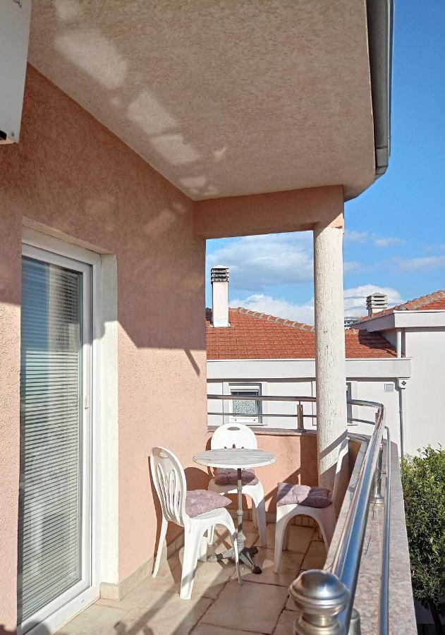 Apartmani Andrijana ウルツィニ エクステリア 写真