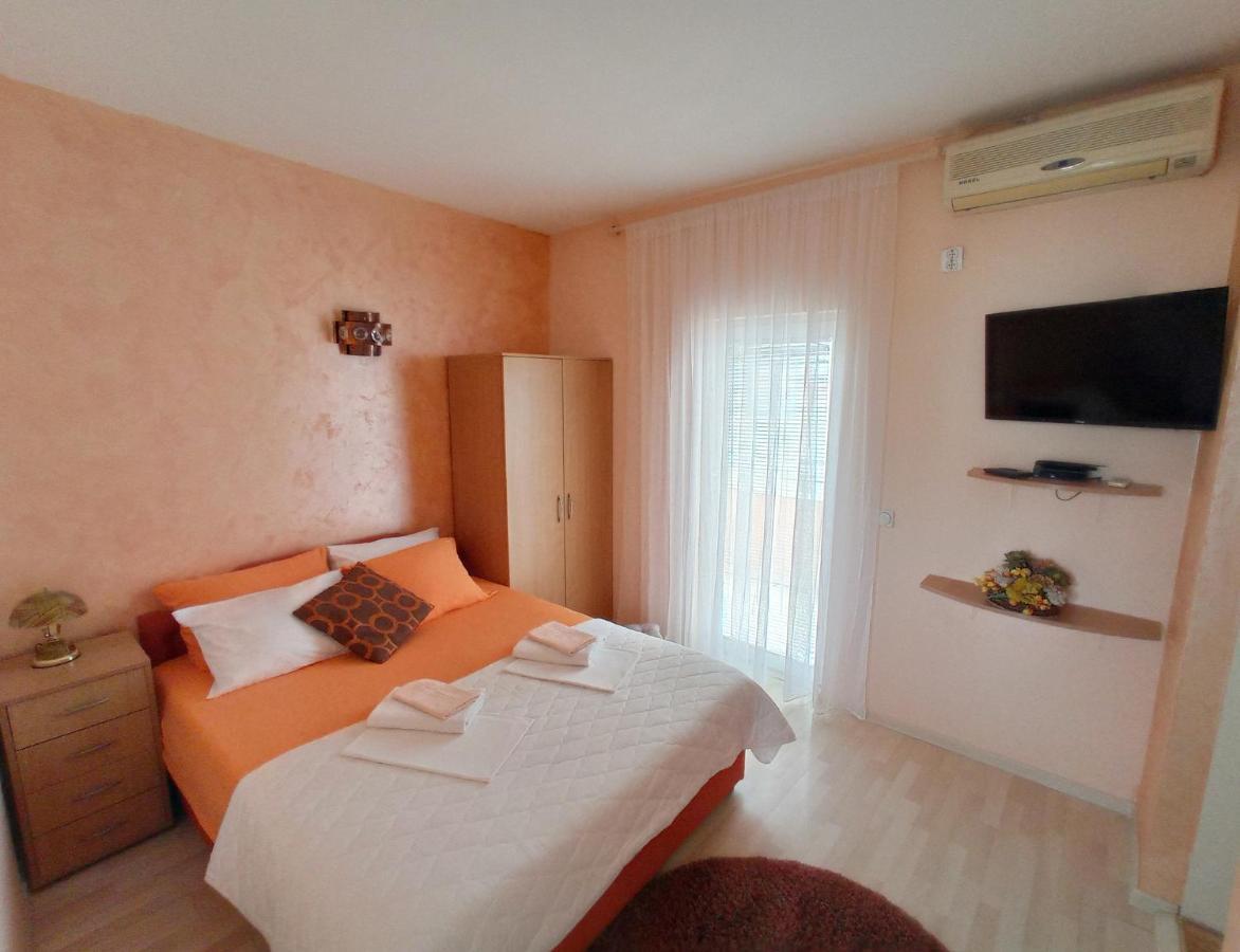 Apartmani Andrijana ウルツィニ エクステリア 写真